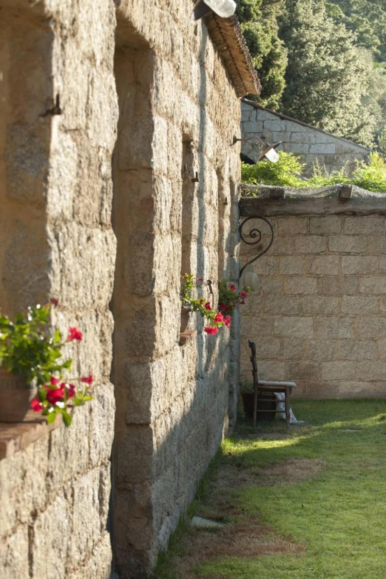 Le Hameau De Saparale 萨尔泰纳 外观 照片